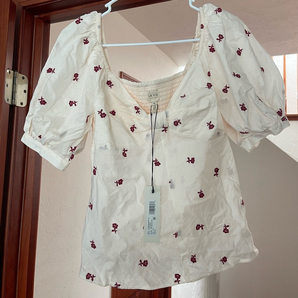 La Vie White Floral Women's Top